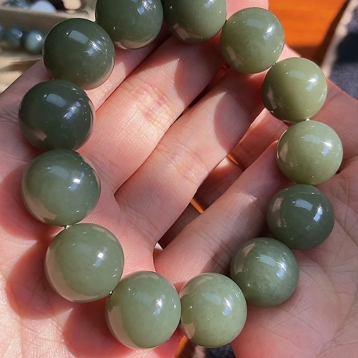 和田玉颈饰未镶嵌笑*风