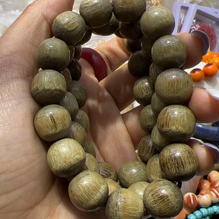 大果紫檀（缅甸花梨）1.4射白圆珠四川手串