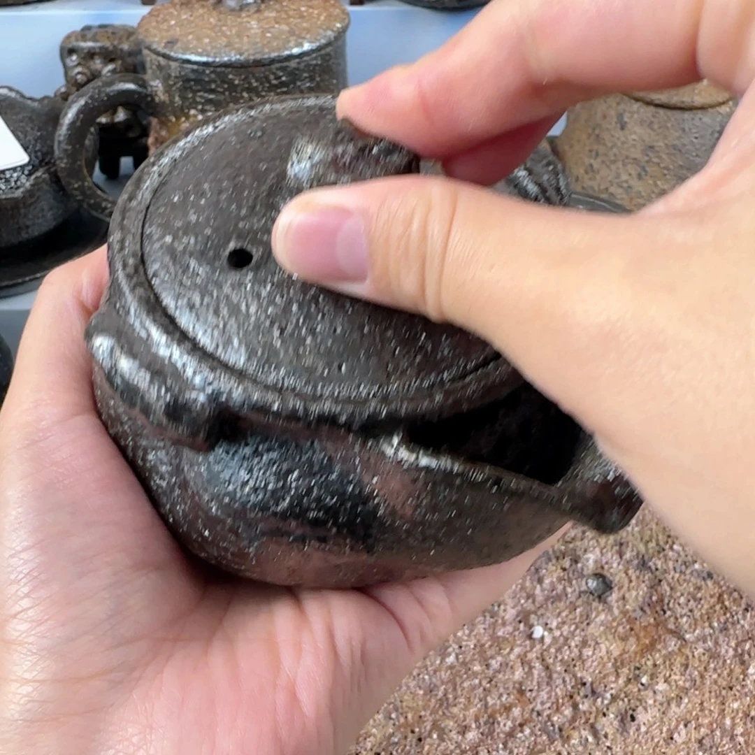 H***F荥经黑砂窑变宝瓶微瑕不退换