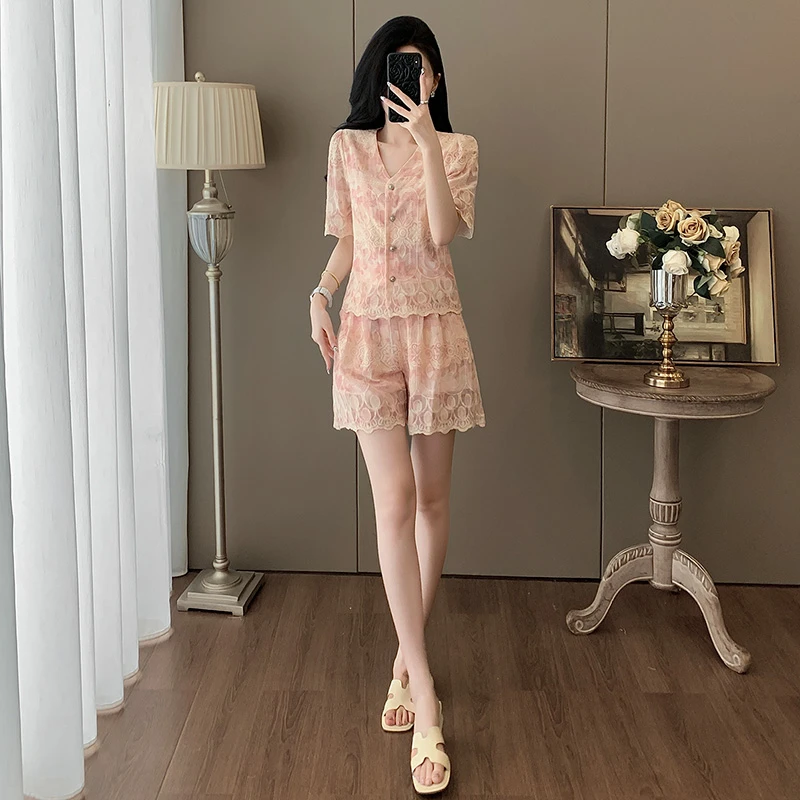 绝美小个子蕾丝时尚套装女夏季高级感气质减龄V领开衫上衣短裤子