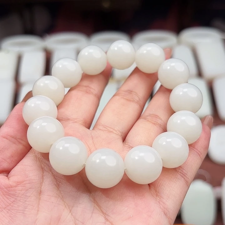 和田玉手串未镶嵌极**音