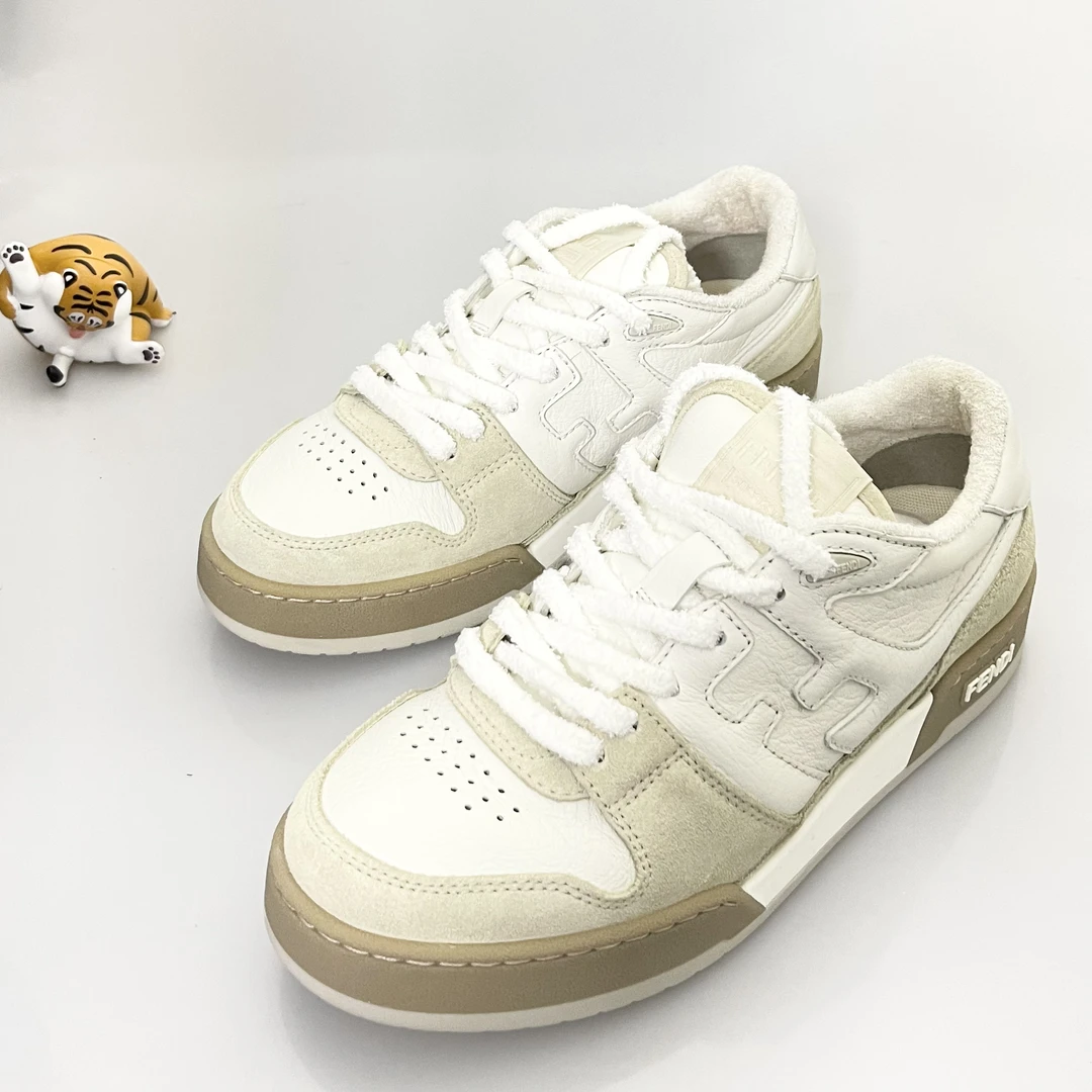99新 FENDI/芬迪 37码FENDI芬迪match皮革板鞋白色98新