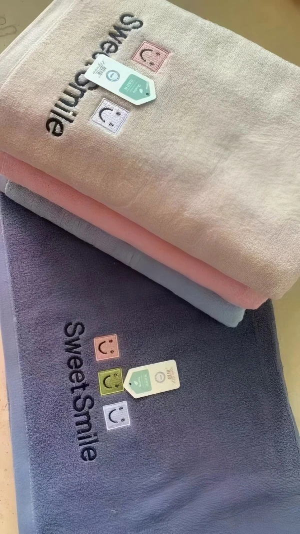 笑脸浴巾 颜色随机