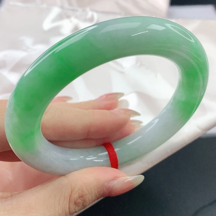未镶嵌手镯翡翠，611