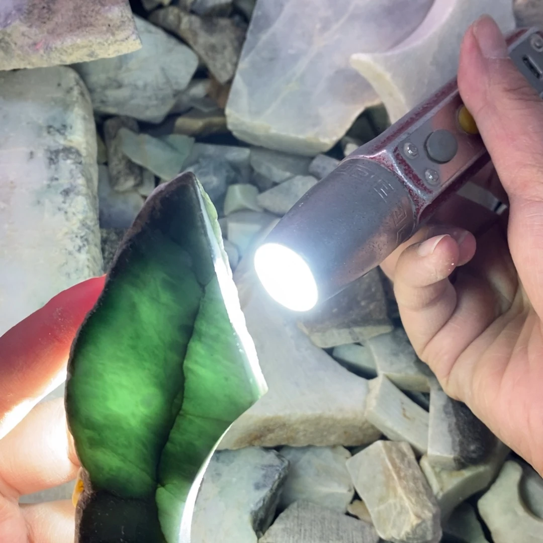 翡翠未镶嵌颈饰天然翡翠