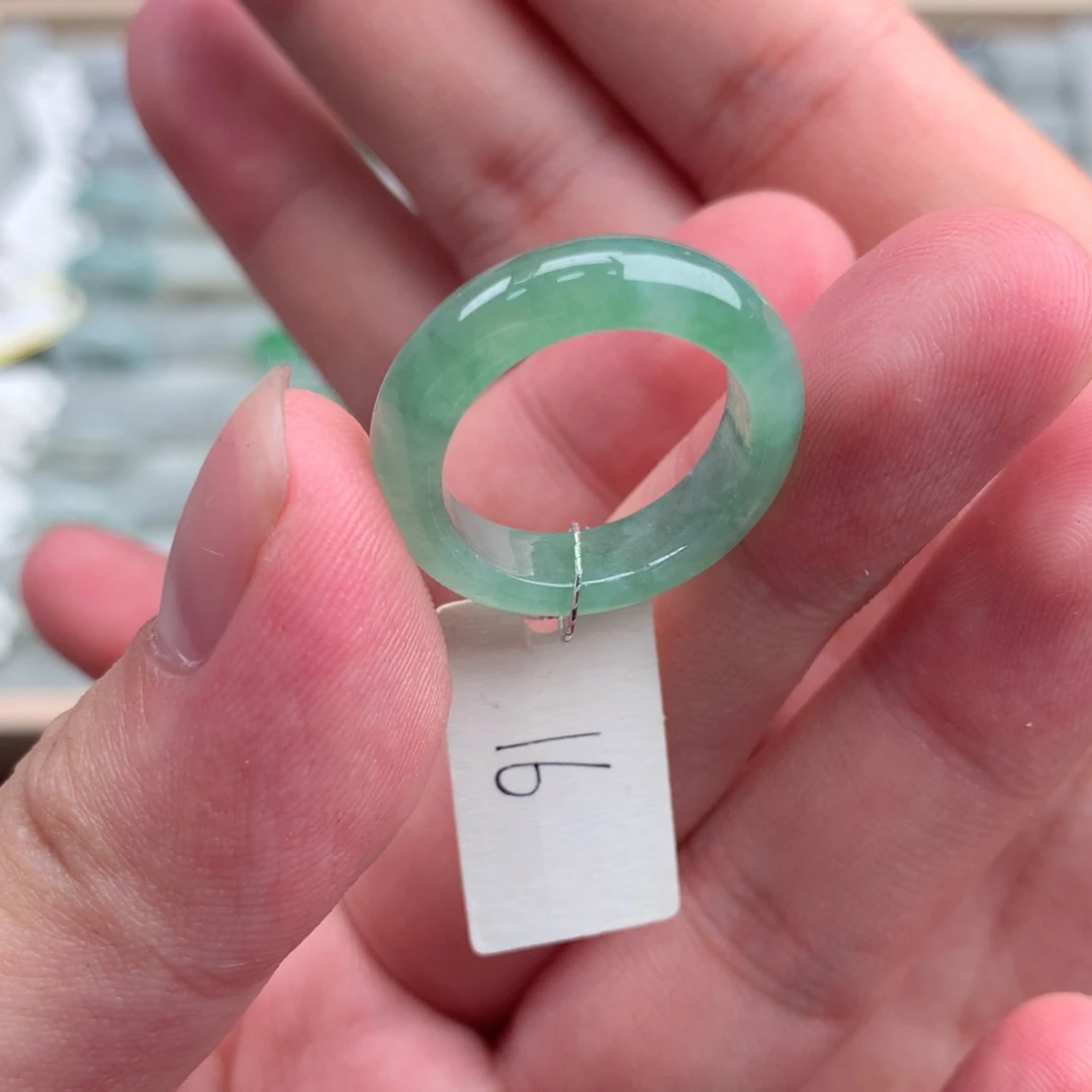 翡翠戒指未镶嵌天然