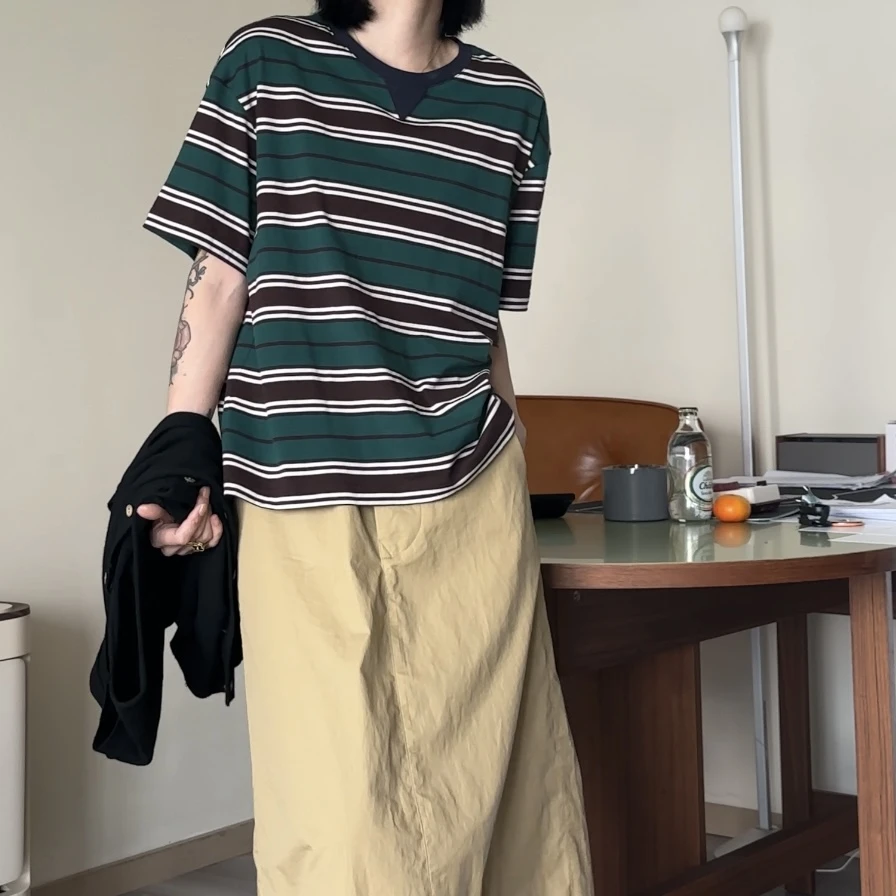DAB倒三角圆领绿咖条短袖t恤 Z839