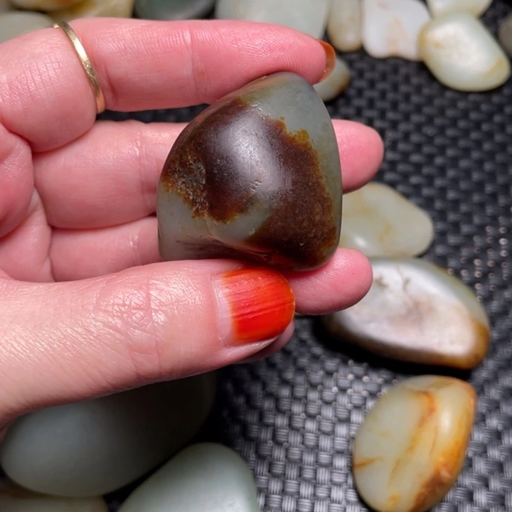 和田玉（糖玉）未镶嵌颈饰