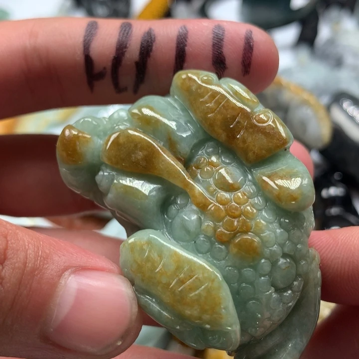 翡翠未镶嵌颈饰保真天然a货翡翠