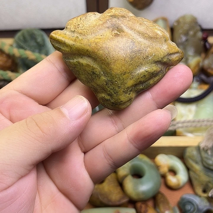 岫岩河磨玉（透闪石质玉）未镶嵌颈饰