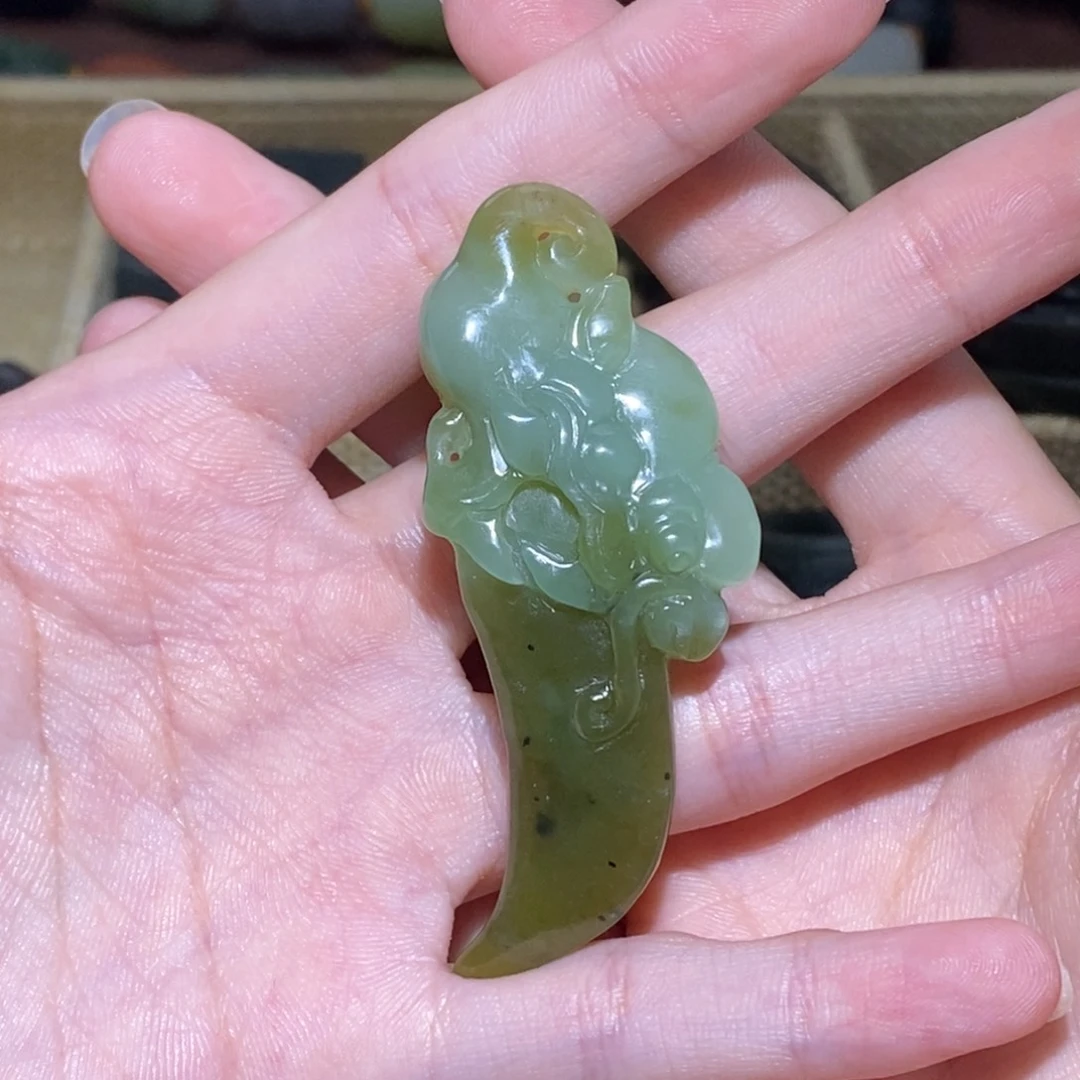 张***墨颈饰未镶嵌和田玉