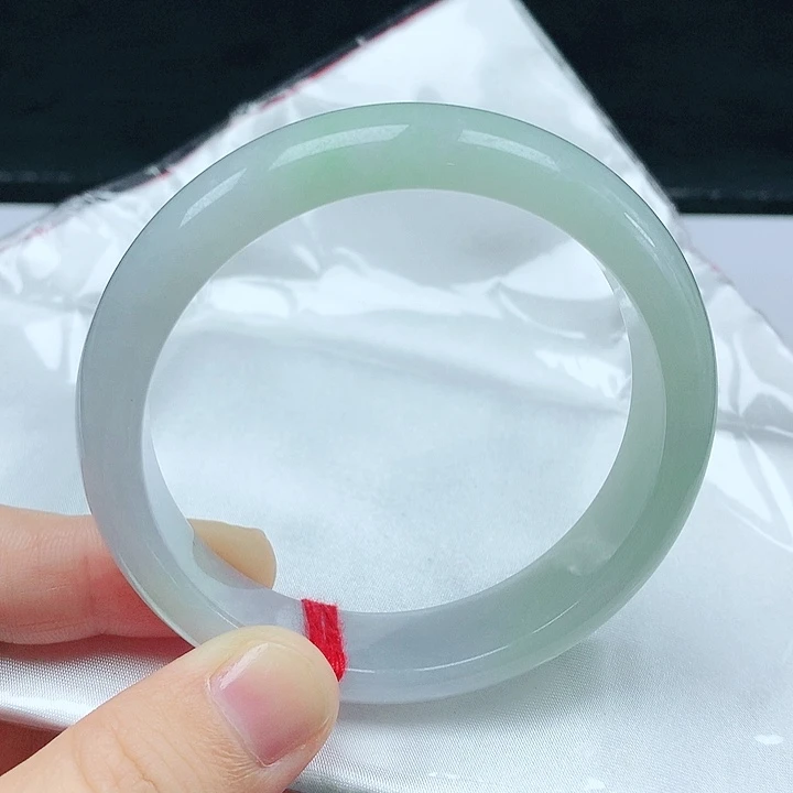 翡翠手镯未镶嵌天然翡翠手镯