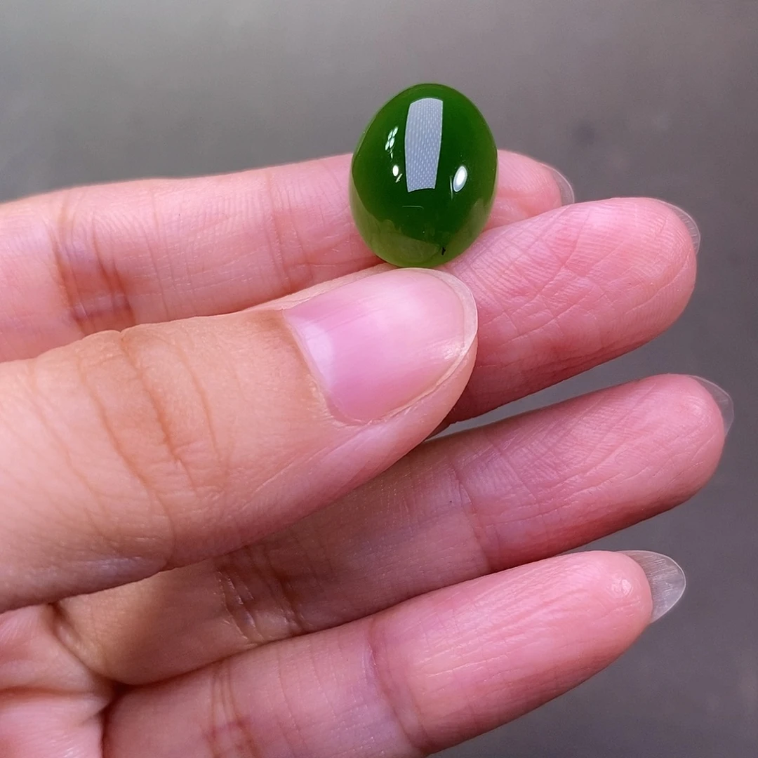 ****子和田玉裸石蛋面一个