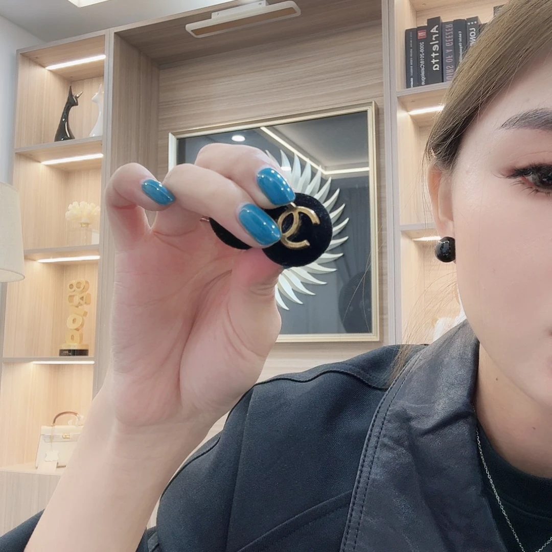 个人资料姓谢性别年龄学历硕士专业