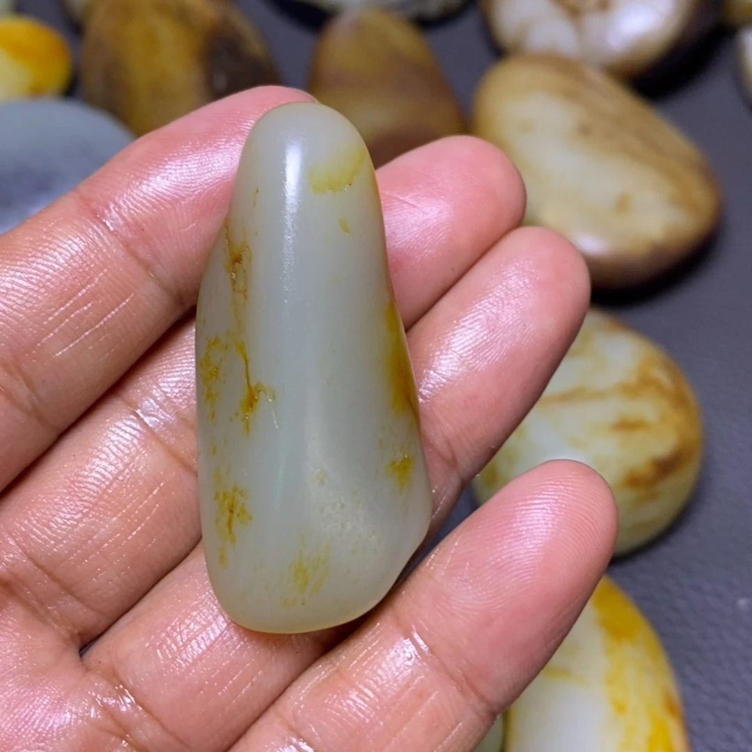未镶嵌和田玉（糖玉）挂件
