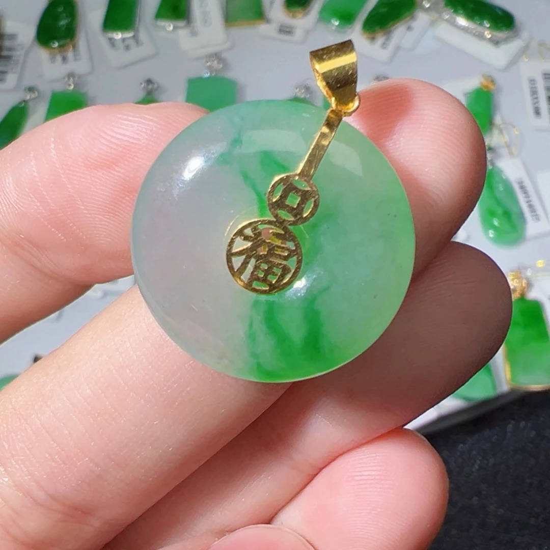 翡翠挂件18K金镶嵌翡翠