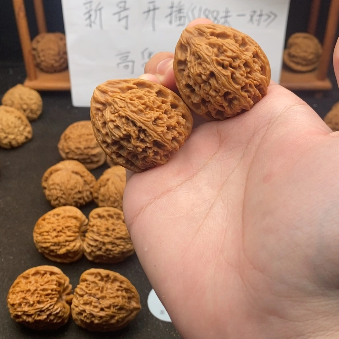 阳***爸吊坠文玩核桃38顺歪