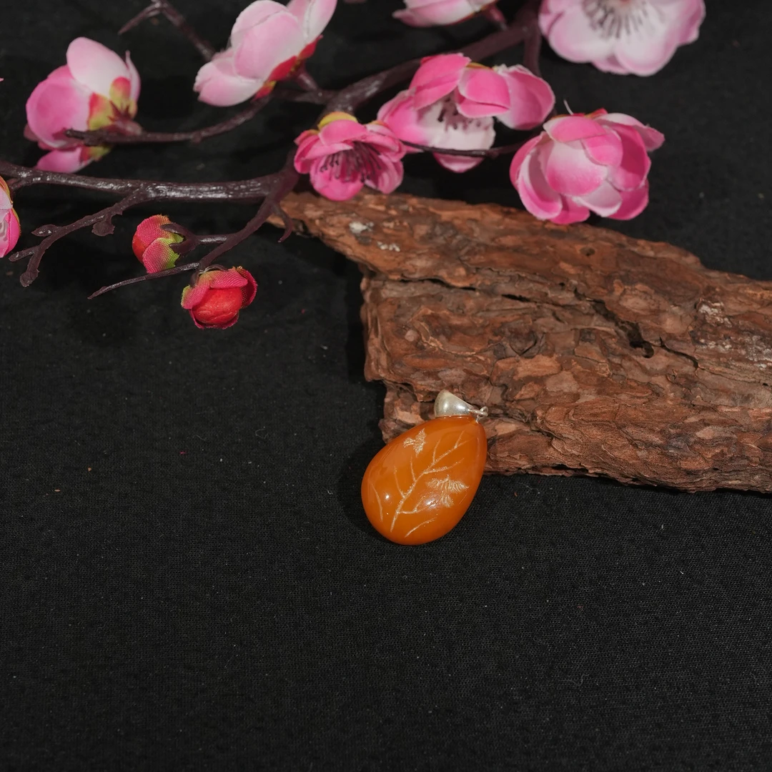 11.13香港王老板-蜜蜡吊坠9d222