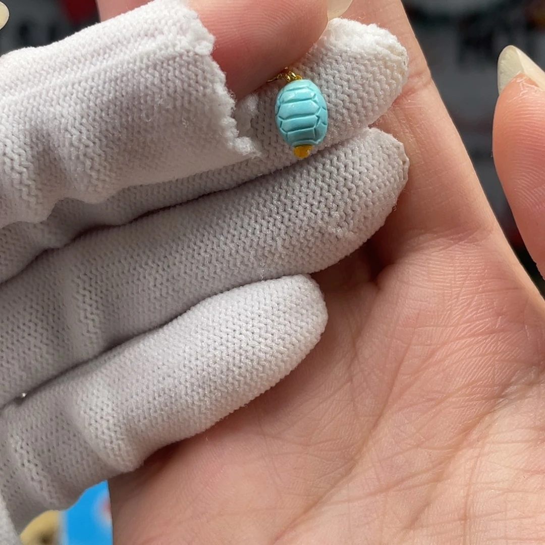 绿松石未镶嵌挂件