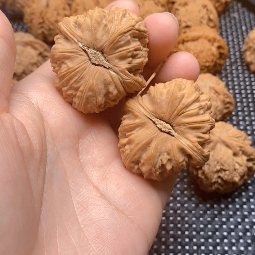 【闪购商品】文玩核桃吊坠配***易核桃