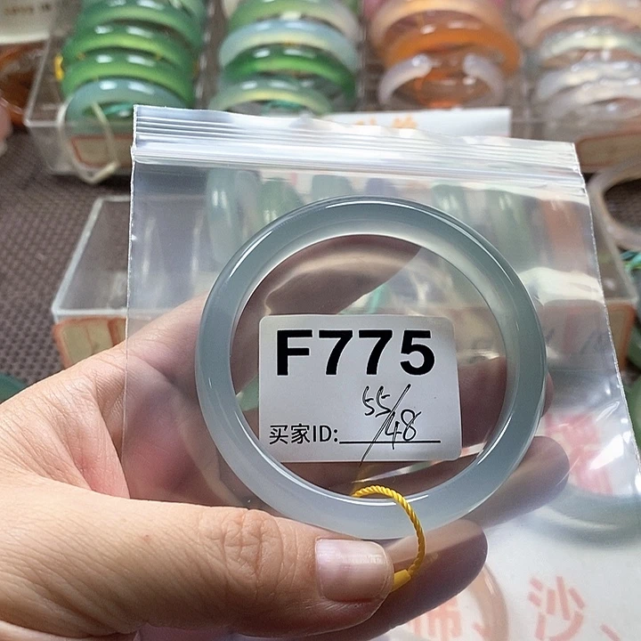 手镯玛瑙/玉髓未镶嵌