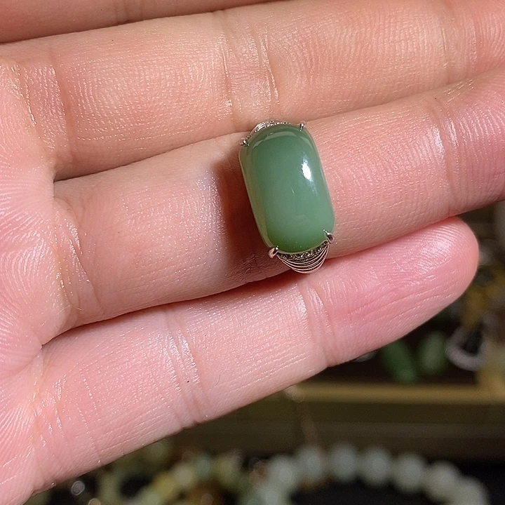银S925镶嵌戒指和田玉（碧玉）