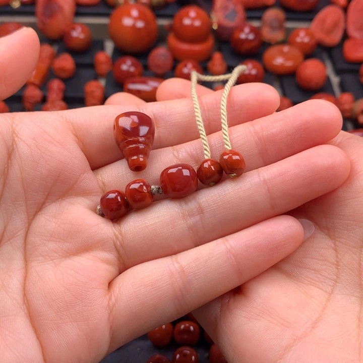 领***杨未镶嵌套装南红玛瑙