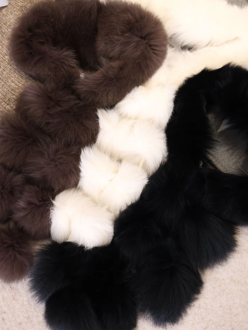 SP11【依美丁】气质百搭狐狸毛毛球围脖围巾