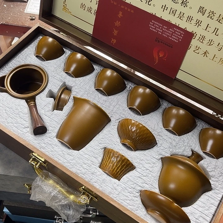 孤品茶具套装等。