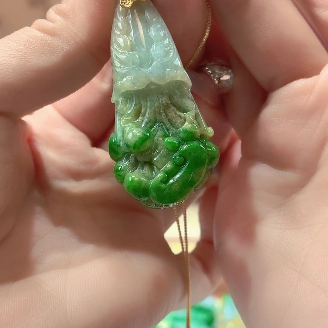 翡翠未镶嵌颈饰翡翠