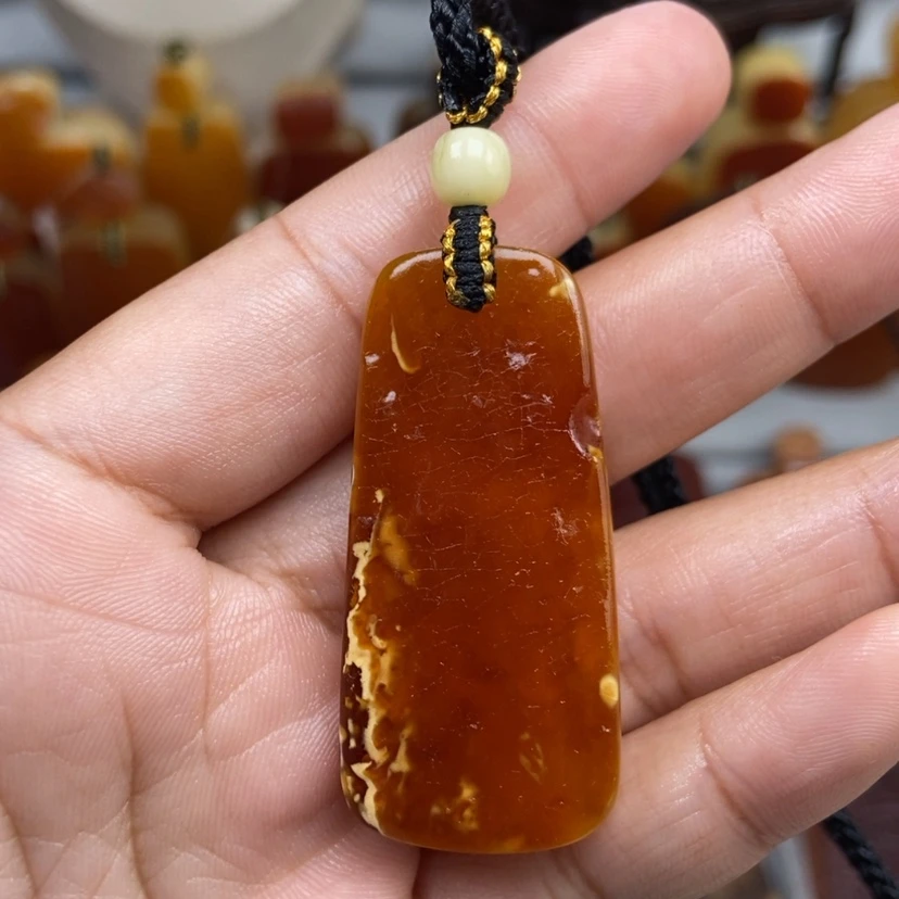 【闪购商品】琥珀颈饰未镶嵌
