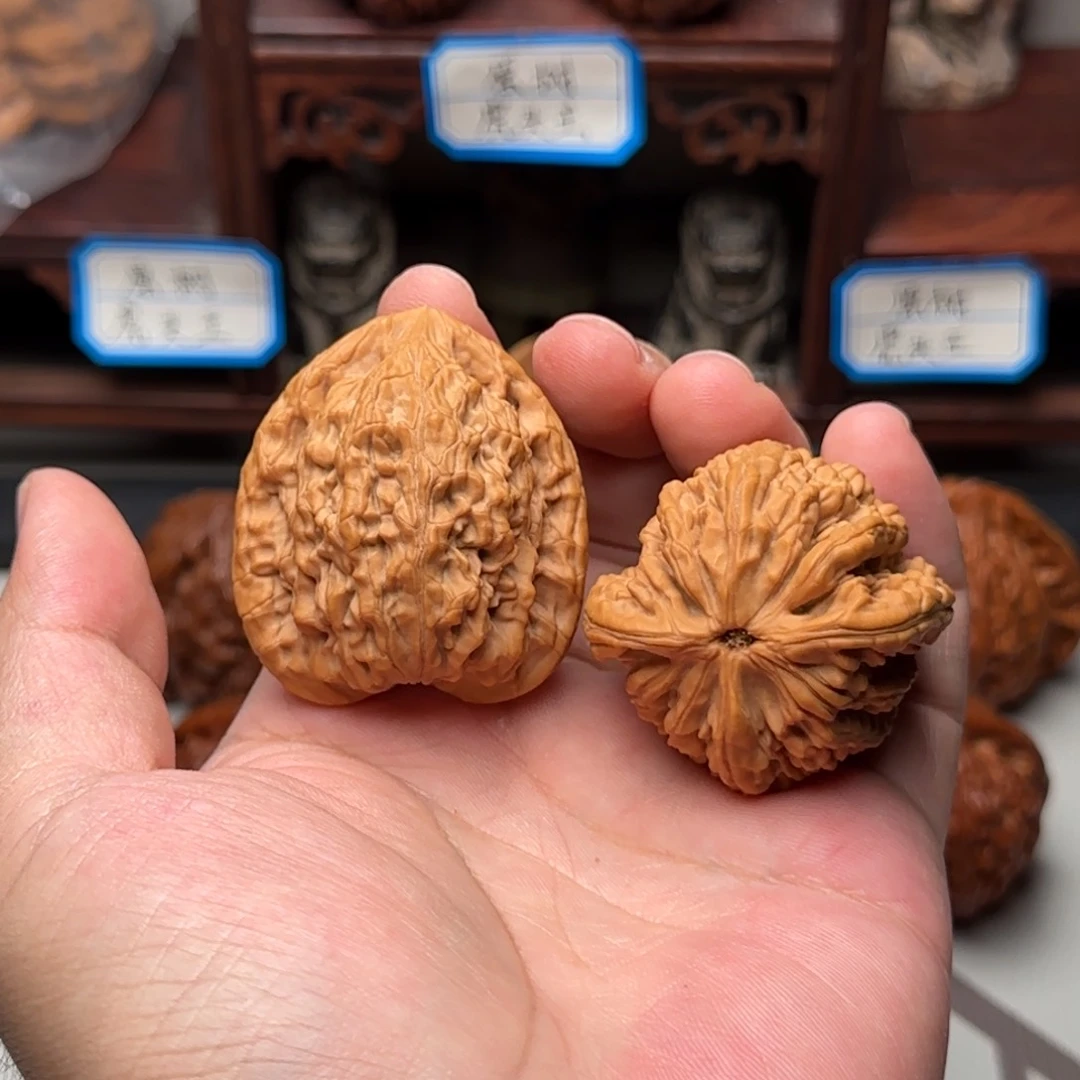 文玩核桃把件海*原树虎头王40