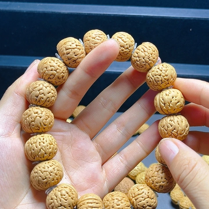 抖***王吊坠桃核桃核手串