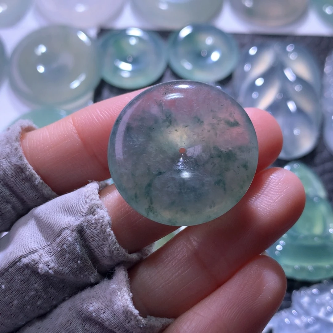 翡翠未镶嵌颈饰扣