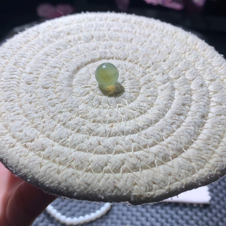 散珠翡翠天然缅A秋香色卡10.4