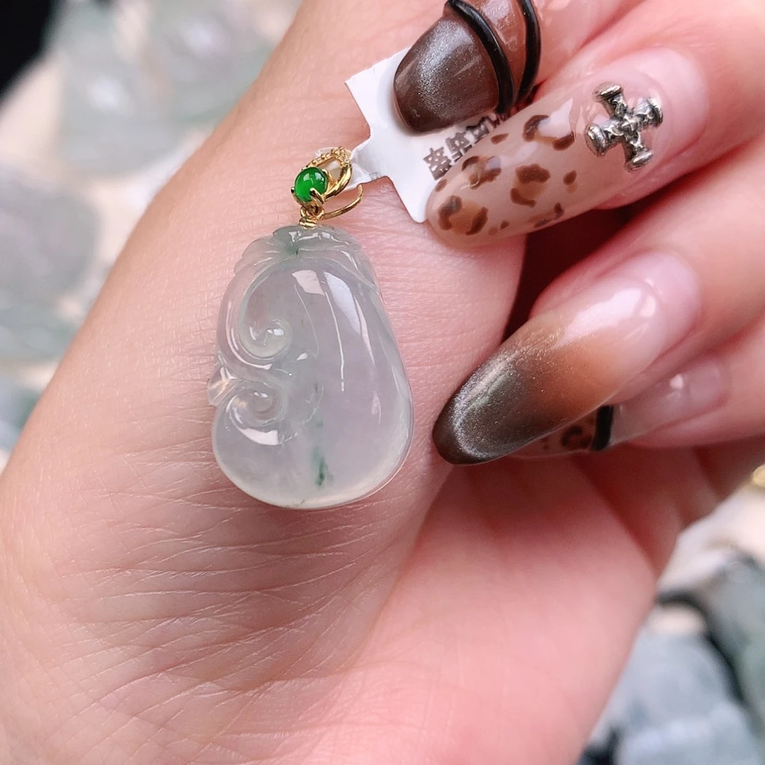 翡翠颈饰18K金镶嵌飘花如意20.6、14.8、5.7