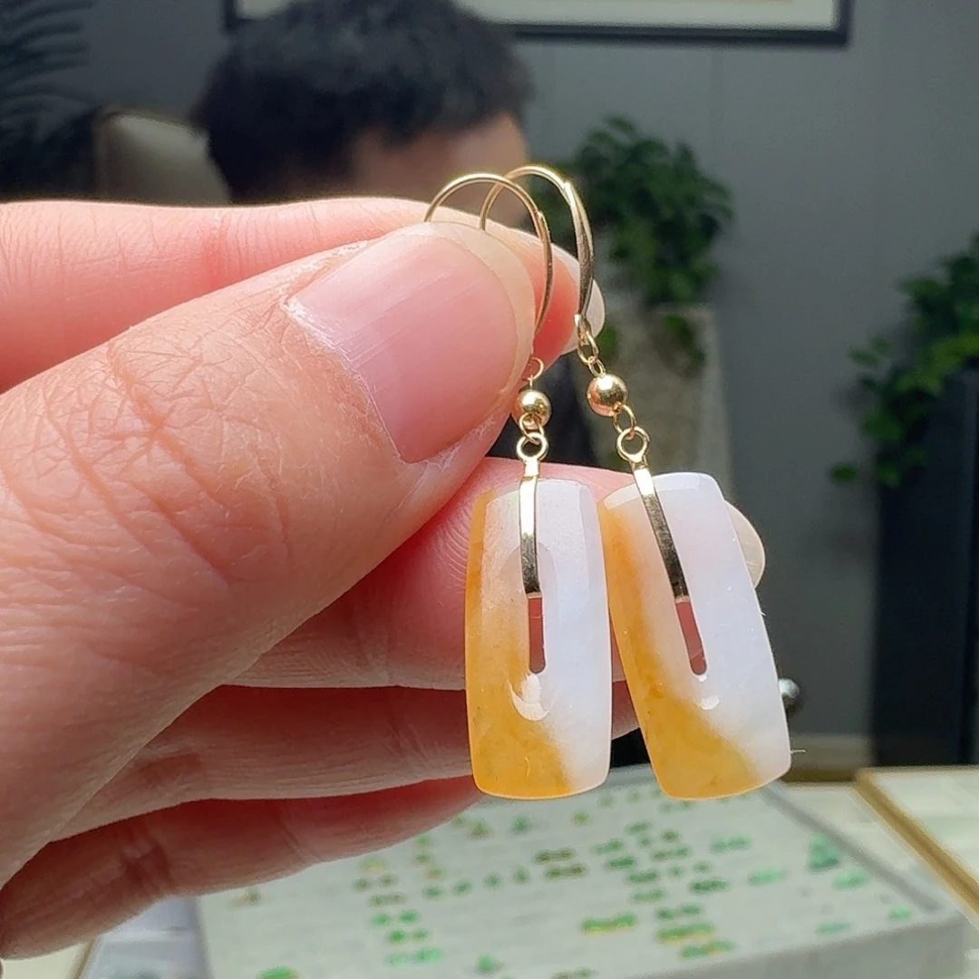 翡翠18K金镶嵌耳饰天然