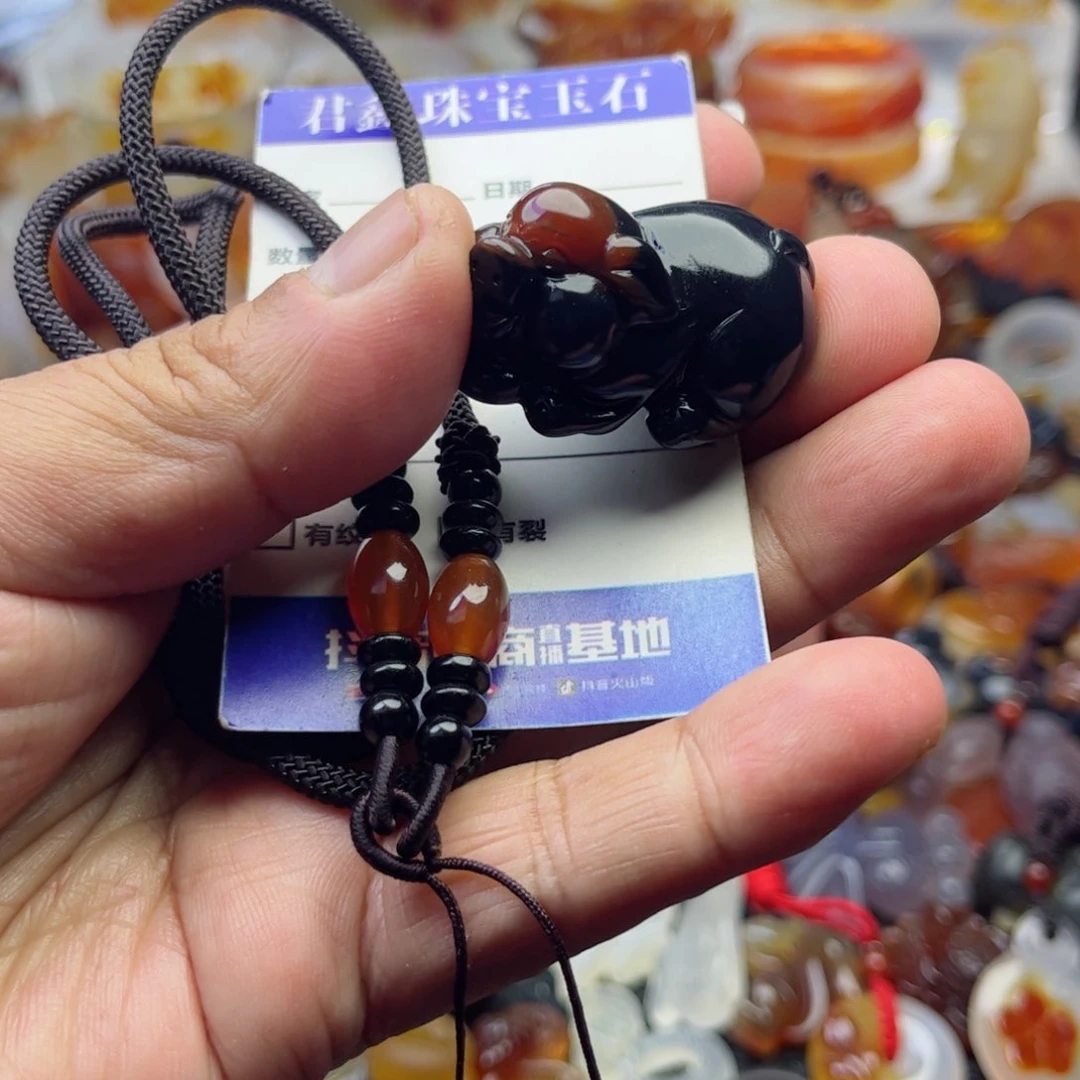 玛瑙/玉髓颈饰未镶嵌伯***业