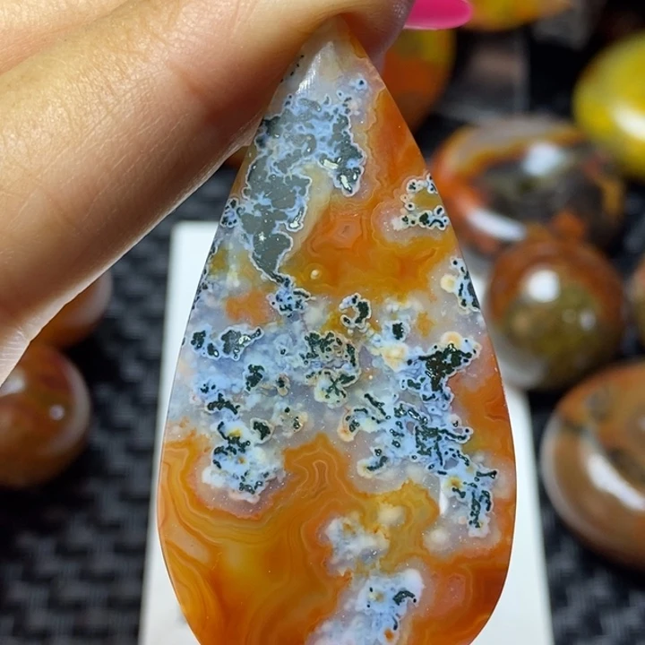 玛瑙/玉髓颈饰足铂镶嵌