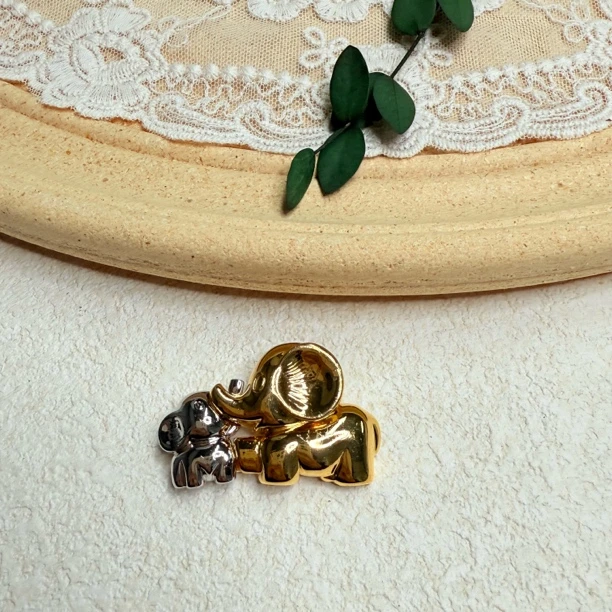 铜合金胸针 【六六中古】孤品双色小象胸针ad4830