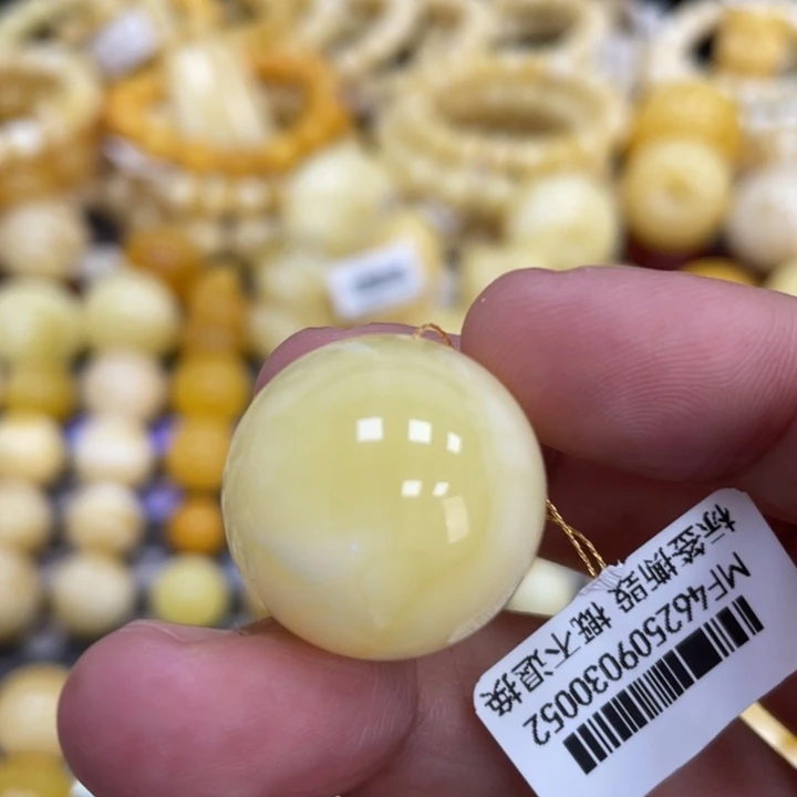 蜜蜡未镶嵌裸石21.3mm白花溶洞