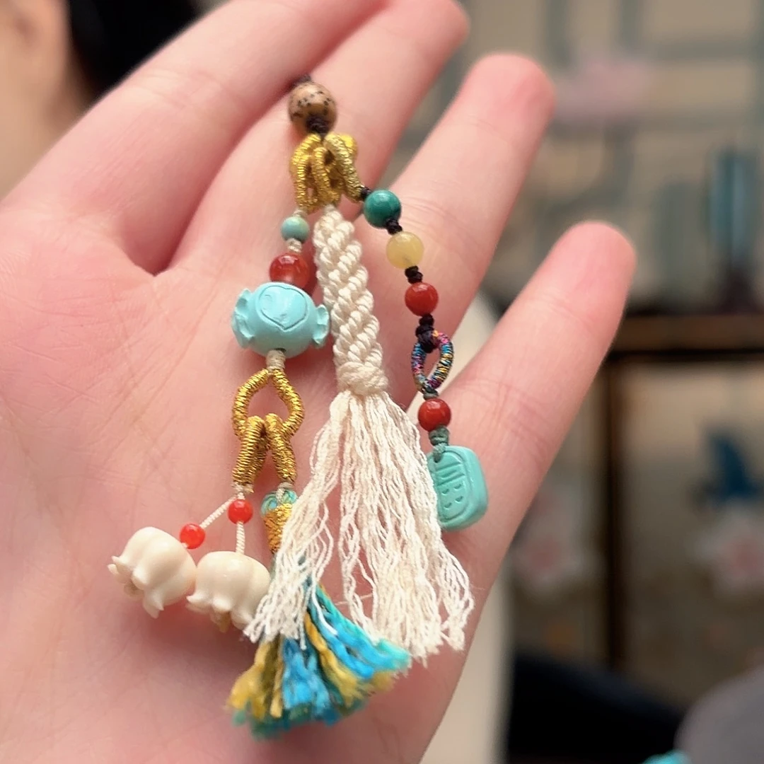 绿松石未镶嵌颈饰