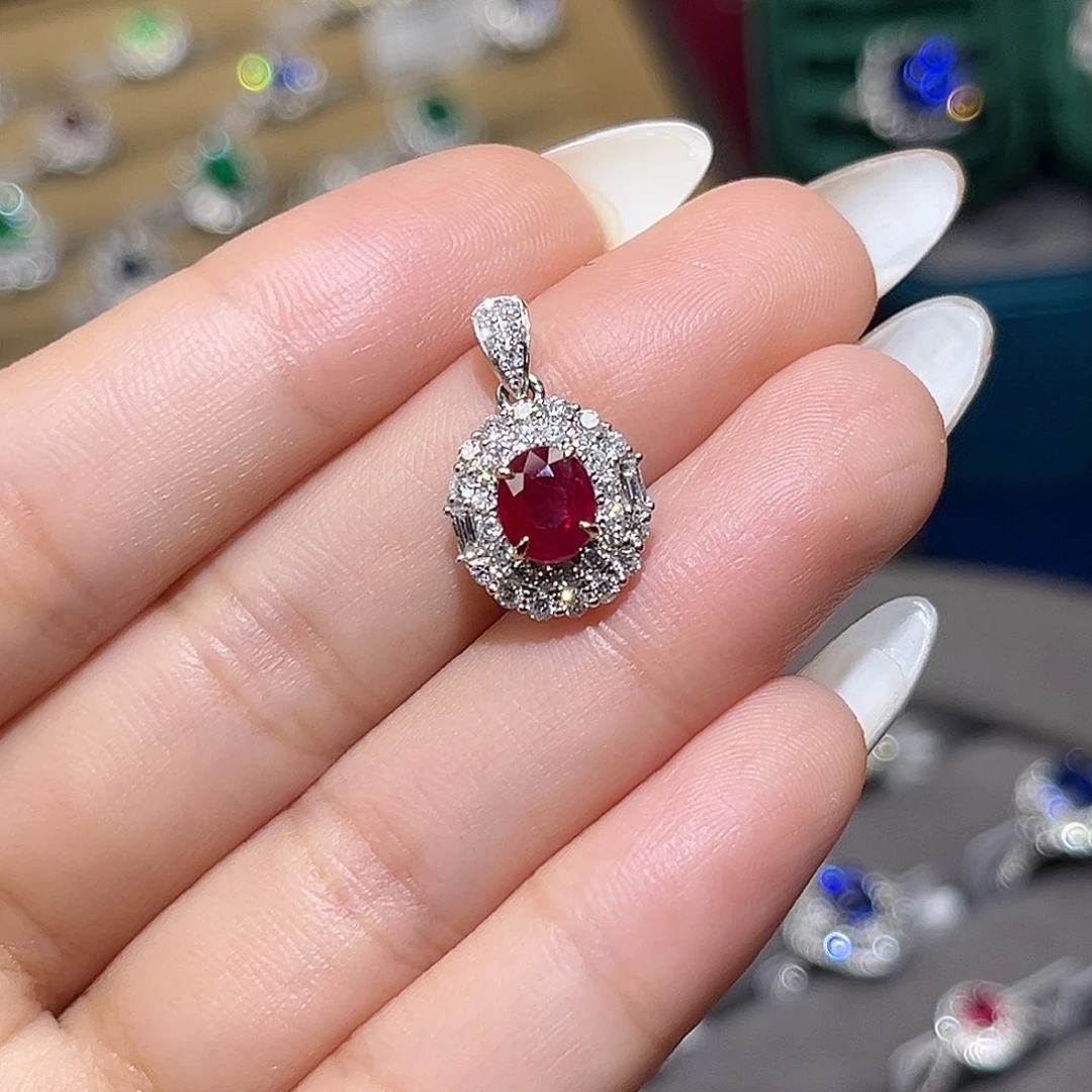 红宝石吊坠(不含链)18K金镶嵌缅甸鸽血红1.1ct