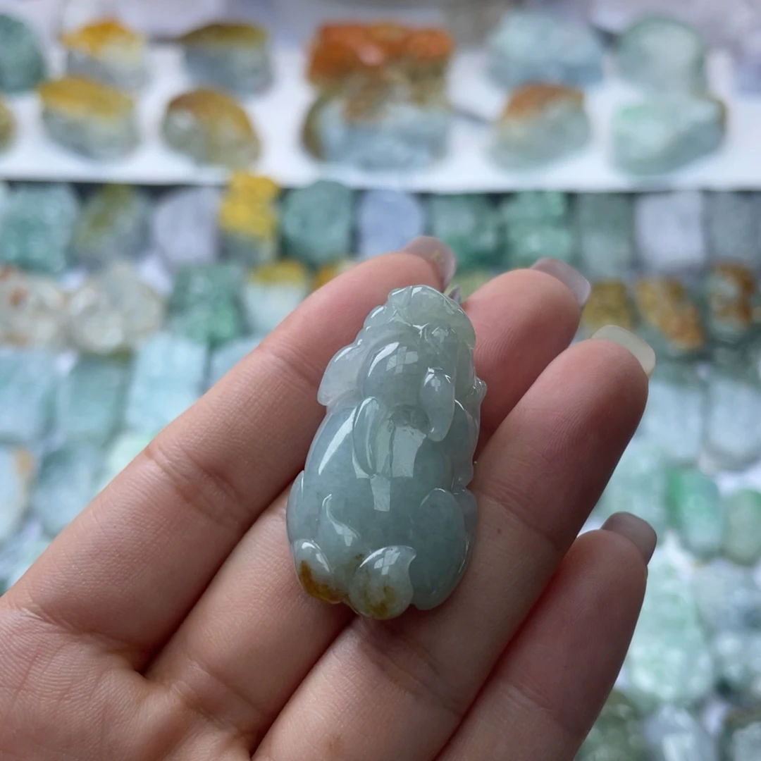 颈饰未镶嵌翡翠貔貅