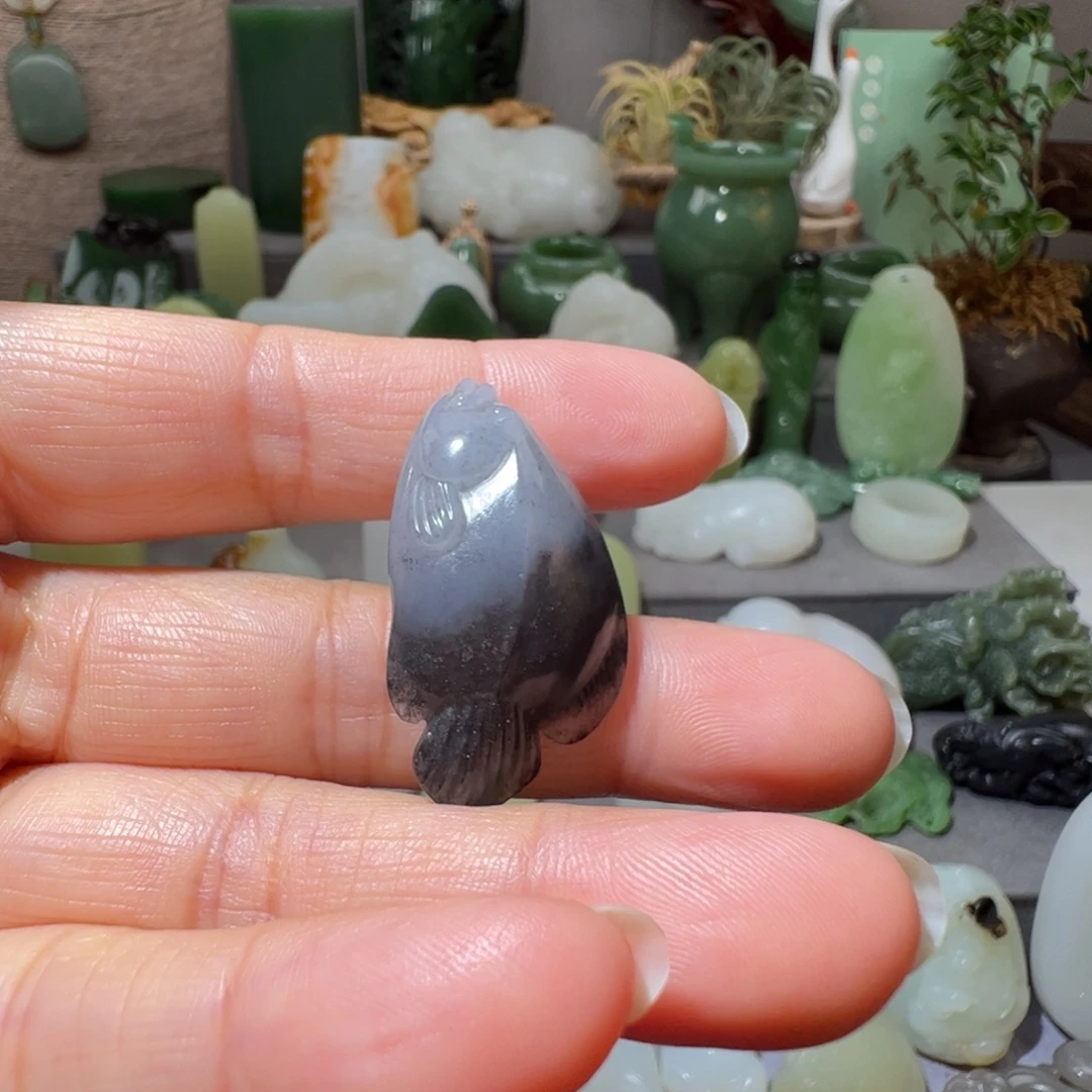 ****格和田玉未镶嵌颈饰