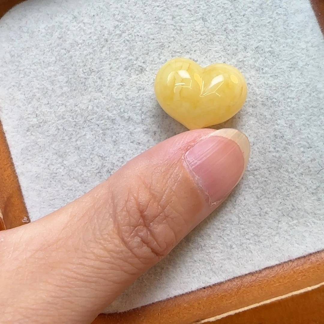琥珀未镶嵌珠宝奇石定制