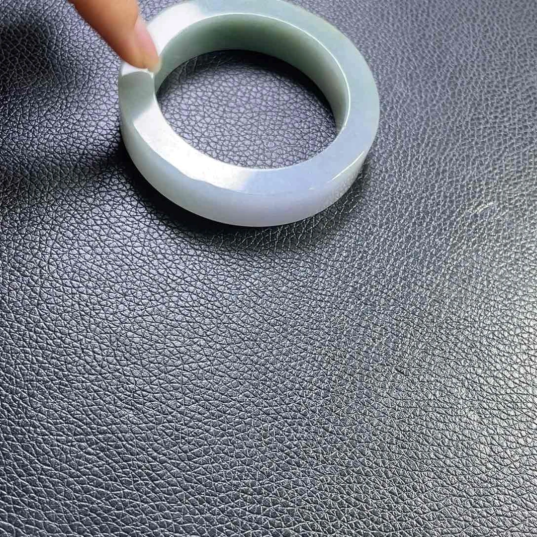 定制翡翠未镶嵌手镯