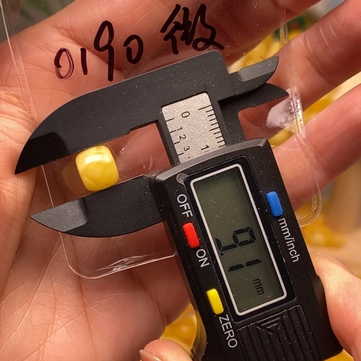 蜜蜡未镶嵌裸石9微瑕