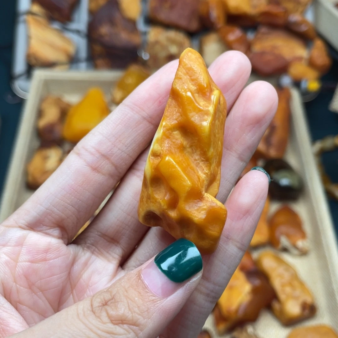 琥珀未镶嵌珠宝奇石