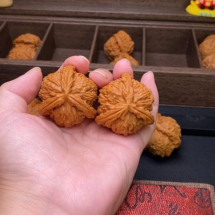 孔***茗把件文玩核桃白奔